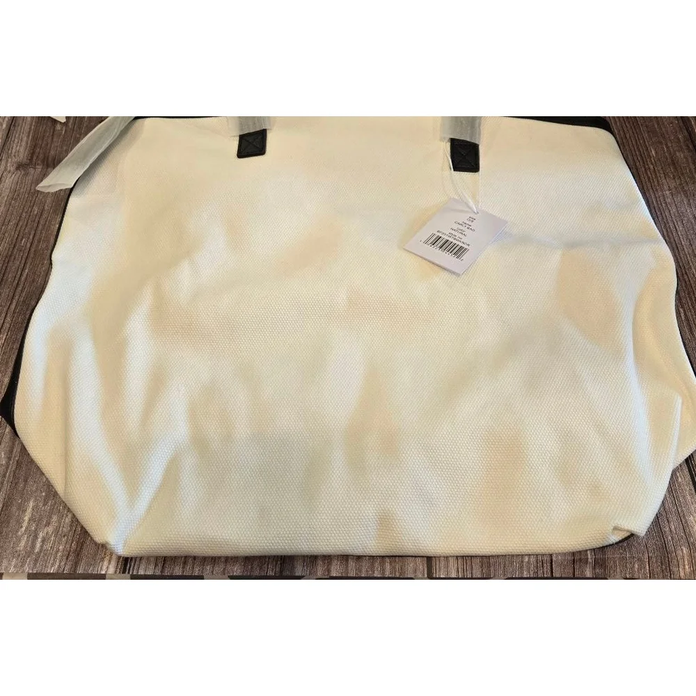 Walter Baker Tote Bag White & Black Carly Weekender Bag Shoulder Straps NWT (2)